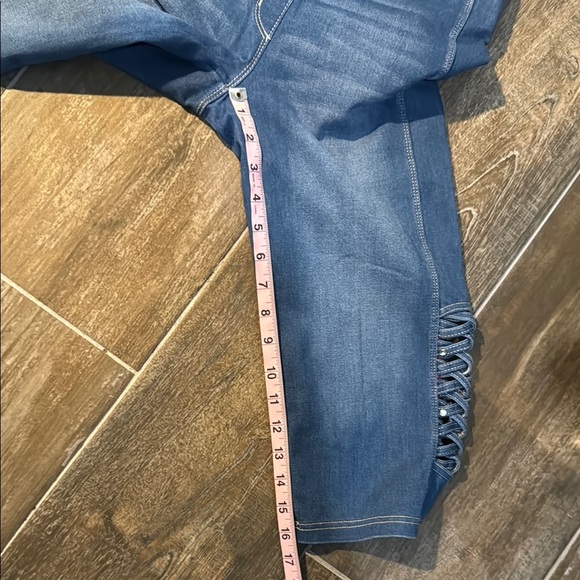 Luxe Denim Skimmer Jeans with Stretch - Picture 6 of 10